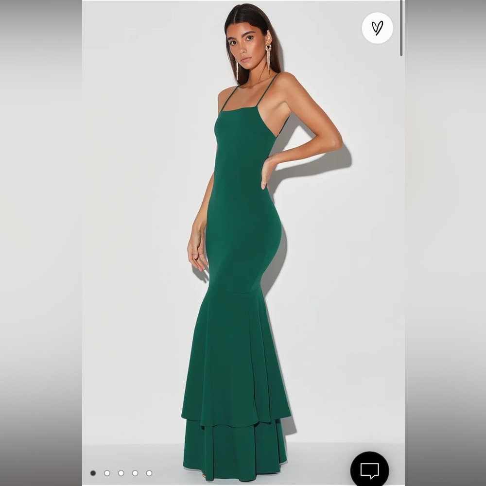 Green trumpet tiered gown